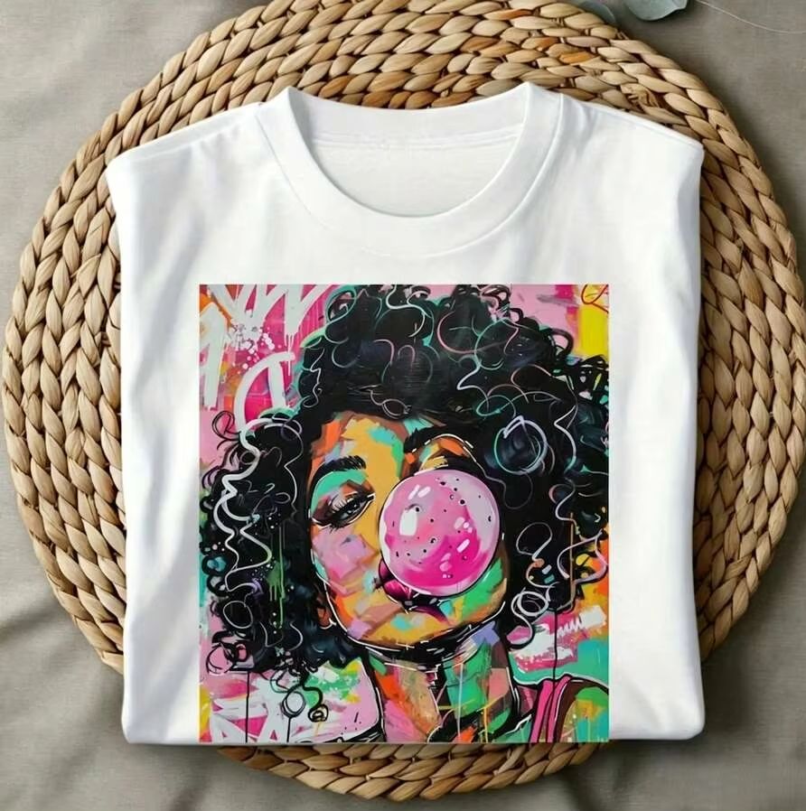 Summer Clothing Trends For Women 2026 - T-shirt graphique décontracté pour femme, col